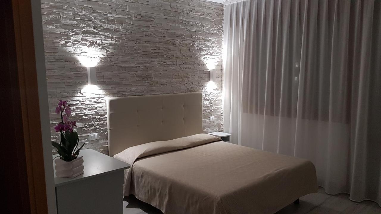 Albergo Paris Sottomarina Bagian luar foto