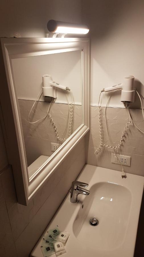 Albergo Paris Sottomarina Bagian luar foto