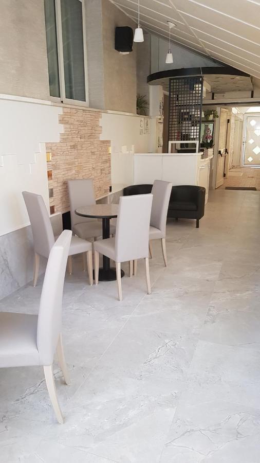 Albergo Paris Sottomarina Bagian luar foto