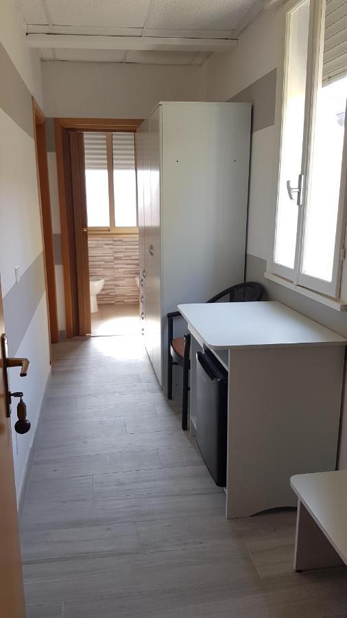Albergo Paris Sottomarina Bagian luar foto
