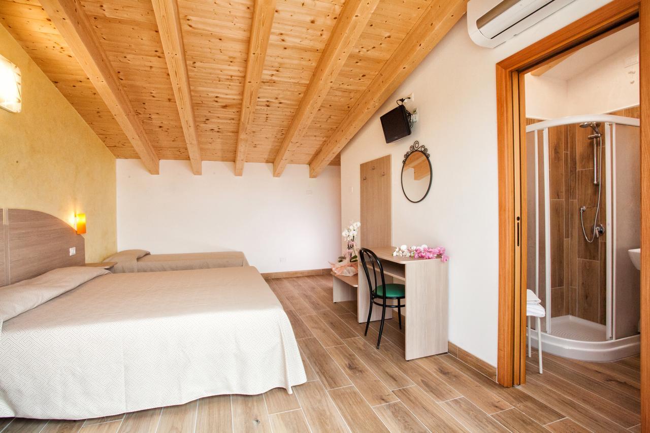 Albergo Paris Sottomarina Bagian luar foto