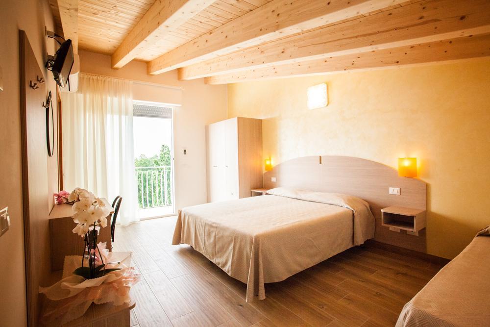 Albergo Paris Sottomarina Bagian luar foto