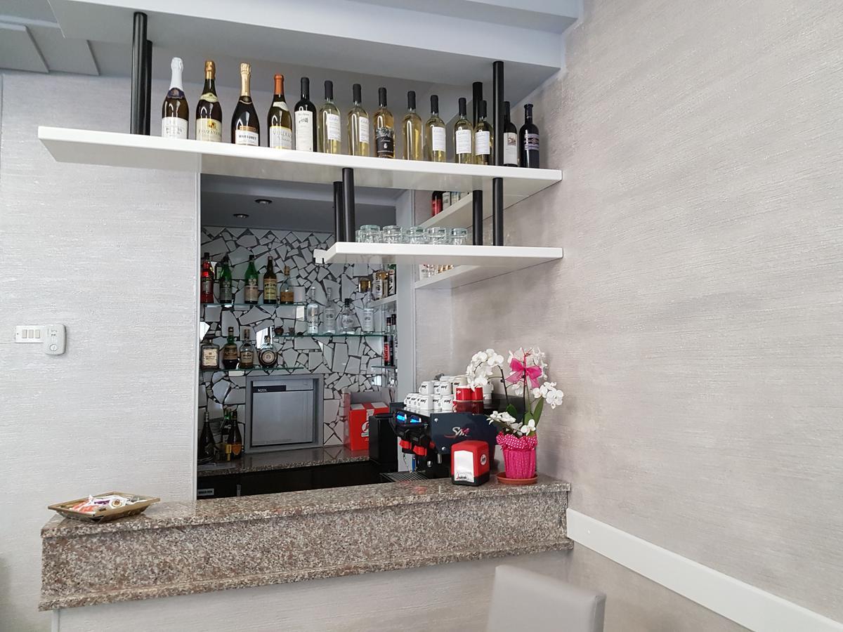 Albergo Paris Sottomarina Bagian luar foto