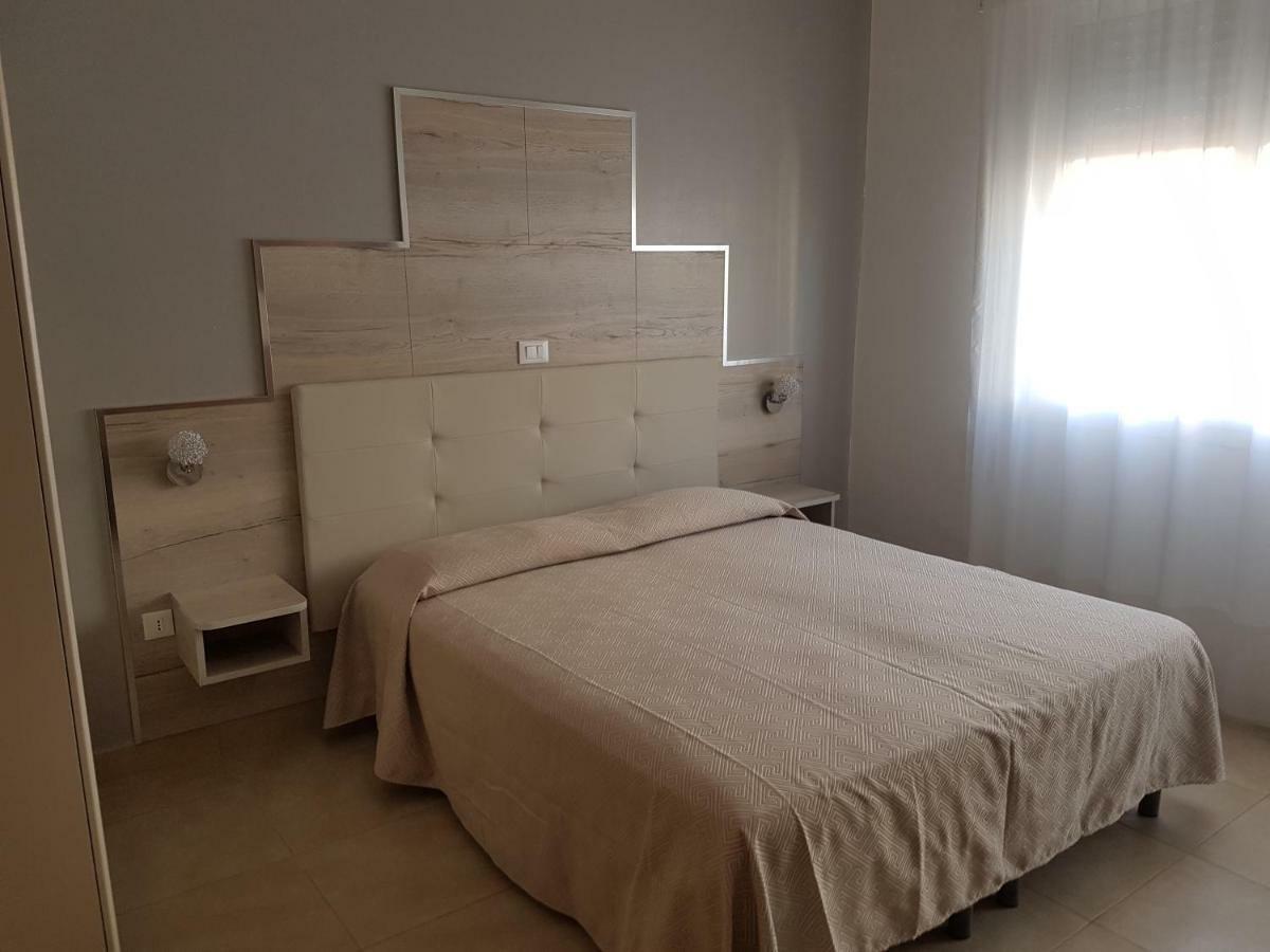 Albergo Paris Sottomarina Bagian luar foto