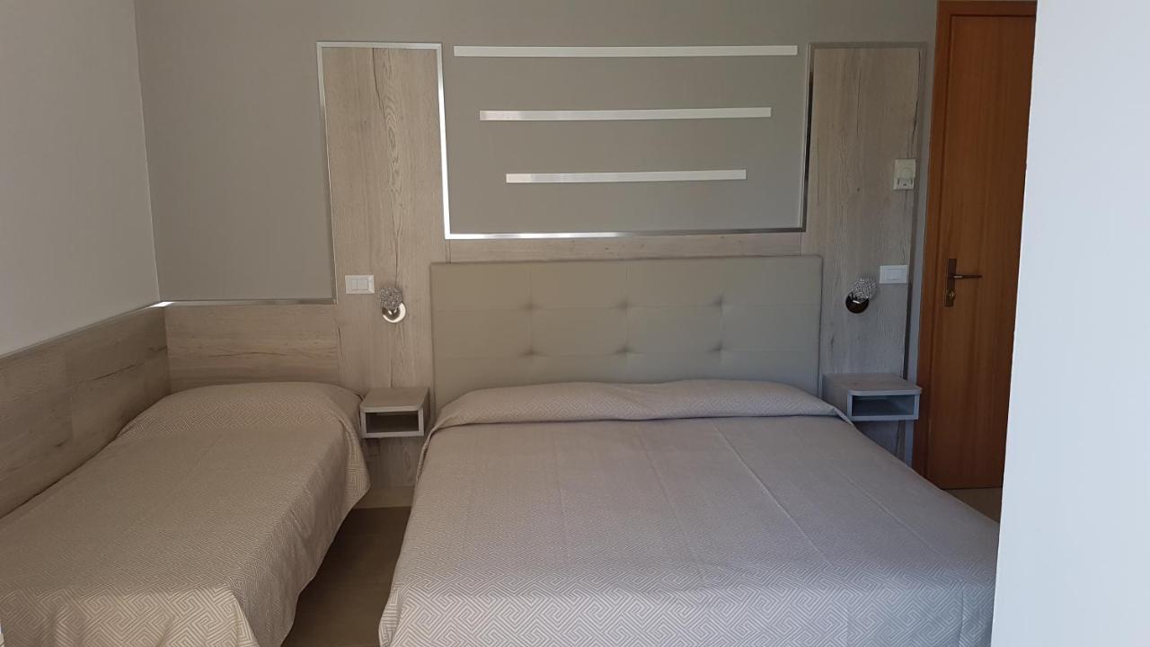 Albergo Paris Sottomarina Bagian luar foto